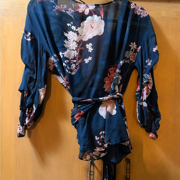 Zara navy and pink floral wrap top XS - Picture 4 of 4